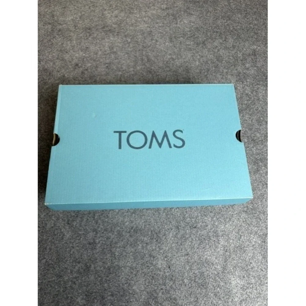 Toms stylish versatile